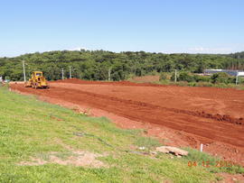 Terraplenagem, drenagem pluvial e pavimentação das vias internas – Campus Chapecó