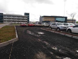 Execução de rotas acessíveis entre os blocos e estacionamento – Campus Chapecó