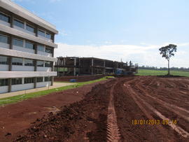 Terraplenagem, drenagem pluvial e pavimentação das vias internas – Campus Chapecó