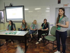 Diálogo com mulheres imigrantes sobre saúde feminina