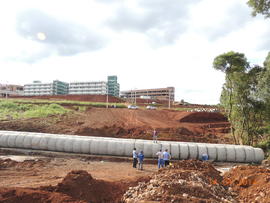 Terraplenagem, drenagem pluvial e pavimentação das vias internas – Campus Chapecó