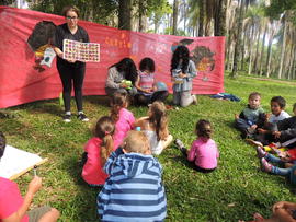 Lendo no Parque