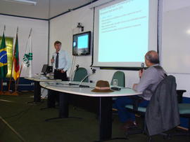 Apresentação sobre fruticultura ao curso de Agronomia