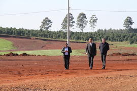 Prefeito e vice-prefeito visitam as obras do campus Chapecó