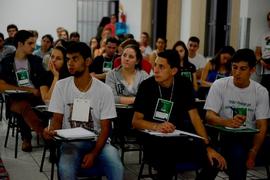 Projeto de extensão "Letras e Lutas"