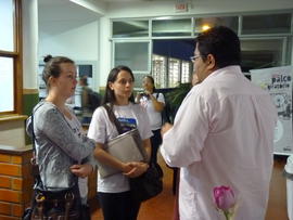Entrega dos laços - Campanha Outubro Rosa