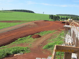 Terraplenagem, drenagem pluvial e pavimentação das vias internas – Campus Chapecó