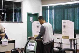 Votação do segundo turno da Consulta Prévia