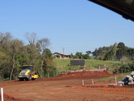 Terraplenagem, drenagem pluvial e pavimentação das vias internas – Campus Chapecó