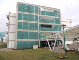 Revestimento metálico do Bloco A do Campus Erechim