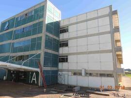 Revestimento metálico do Bloco A do Campus Erechim