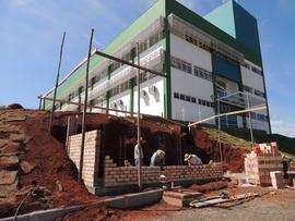 Terraplanagem, drenagem pluvial e pavimentação das vias internas – Campus Chapecó