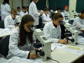 Visita novos talentos Biologia aos laboratórios da UFFS
