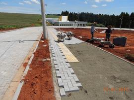 Terraplanagem, drenagem pluvial e pavimentação das vias internas – Campus Chapecó