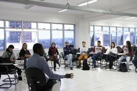 Roda de conversa com médico haitiano