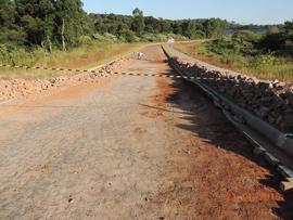 Terraplenagem, drenagem pluvial e pavimentação das vias internas – Campus Chapecó