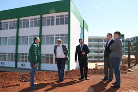Vice-reitor visita obras do campus Chapecó