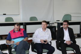 Reunião entre vice-reitor e turmas