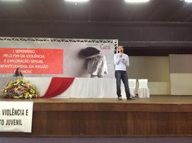 Seminário contra a violência infantil