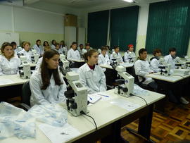 Visita novos talentos Biologia aos laboratórios da UFFS