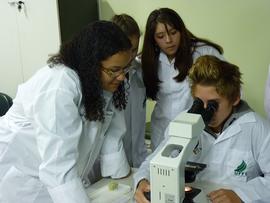 Visita novos talentos Biologia aos laboratórios da UFFS