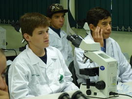 Visita novos talentos Biologia aos laboratórios da UFFS