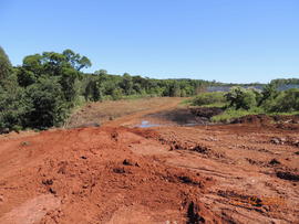 Terraplenagem, drenagem pluvial e pavimentação das vias internas – Campus Chapecó