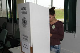 Votação da consulta prévia para Reitor e Diretor de Campus