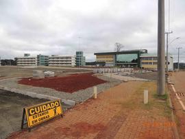 Execução de rotas acessíveis entre os blocos e estacionamento – Campus Chapecó