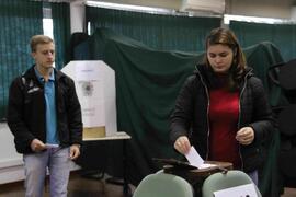 Votação do segundo turno da Consulta Prévia