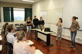 Atividade de Libras com acadêmicos e servidores