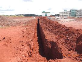 Execução de rotas acessíveis entre os blocos e estacionamento – Campus Chapecó