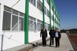 Prefeito e vice-prefeito visitam as obras do campus Chapecó