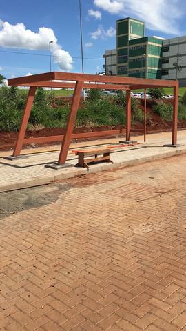 Instalação de abrigos em pontos de ônibus - Campus Realeza