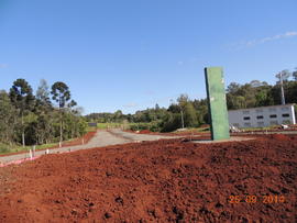 Terraplenagem, drenagem pluvial e pavimentação das vias internas – Campus Chapecó