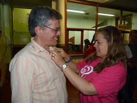 Entrega dos laços - Campanha Outubro Rosa