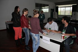 Votação da consulta prévia para Reitor e Diretor de Campus