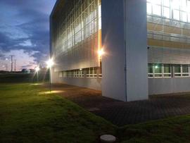 Execução de rotas acessíveis entre os blocos e estacionamento – Campus Chapecó