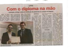 Com o diploma na mão