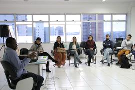 Roda de conversa com médico haitiano